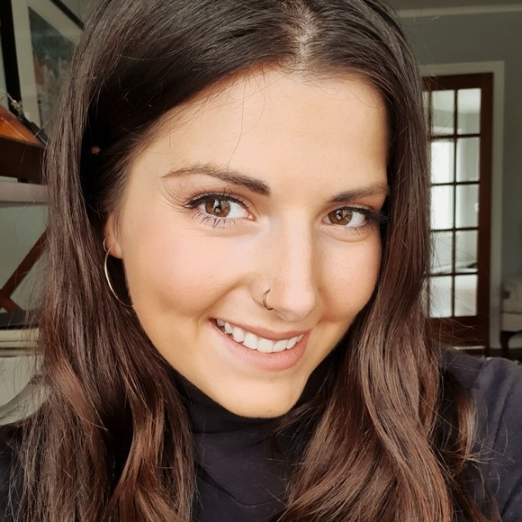 Meet your Posher, Danielle - Picture 1 of 1